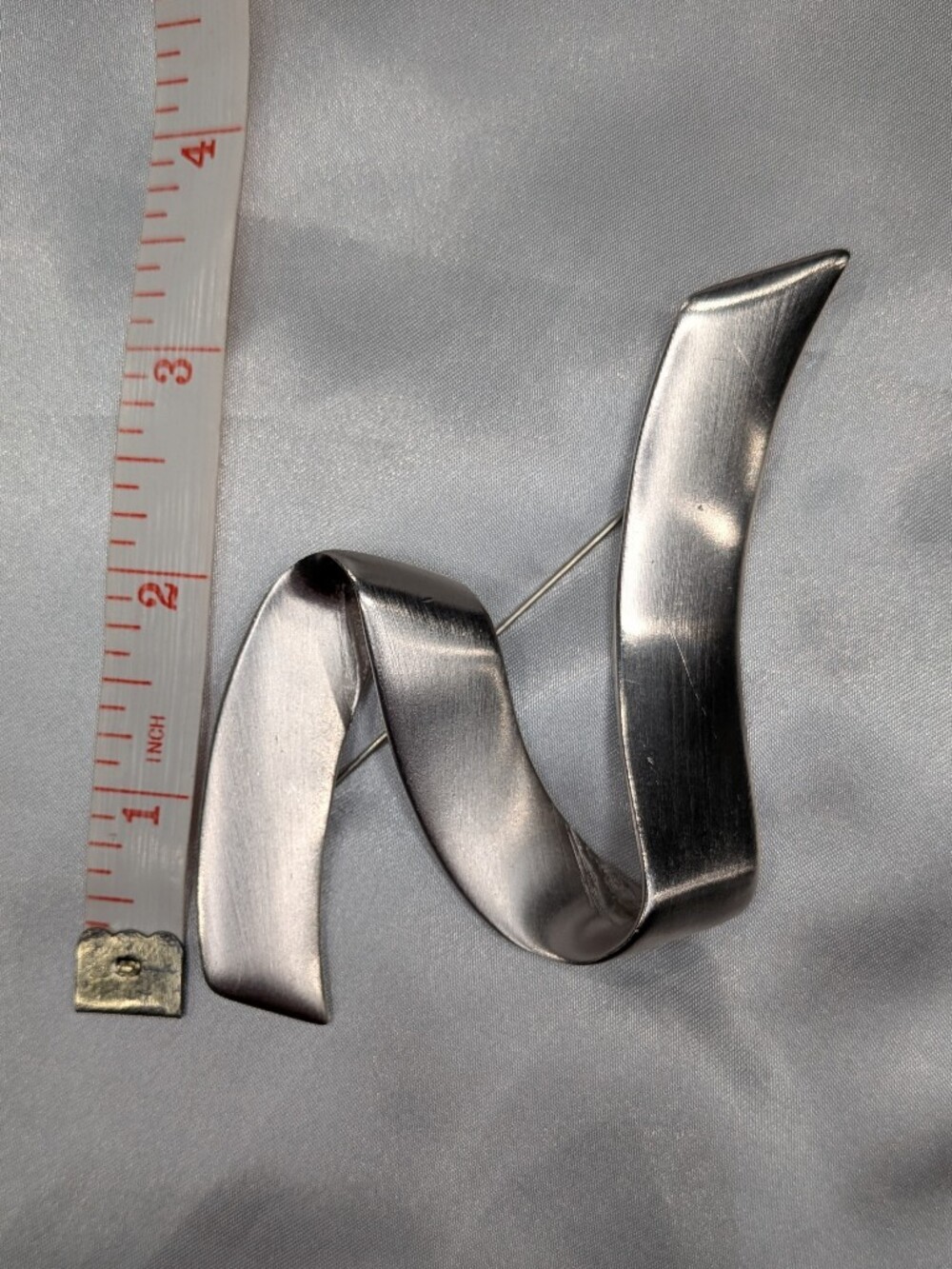 Monet Vintage Brushed Silver Tone Ribbon Swirl Brooch Large Abstract Pin